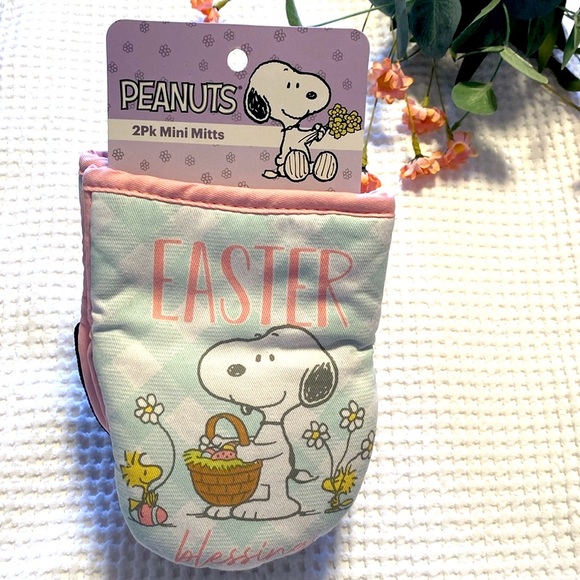 Peanuts Other - 🌼🌸Super cute | mini Mitts 🌛🌼🌸🌼